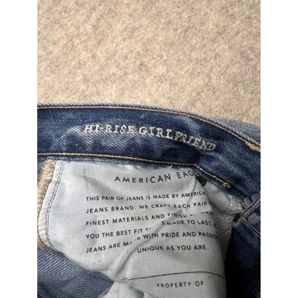 American Eagle Outfitters Hi-Rise Girlfriend Distressed Thrashed Jeans 10 Short - Picture 6 of 12
